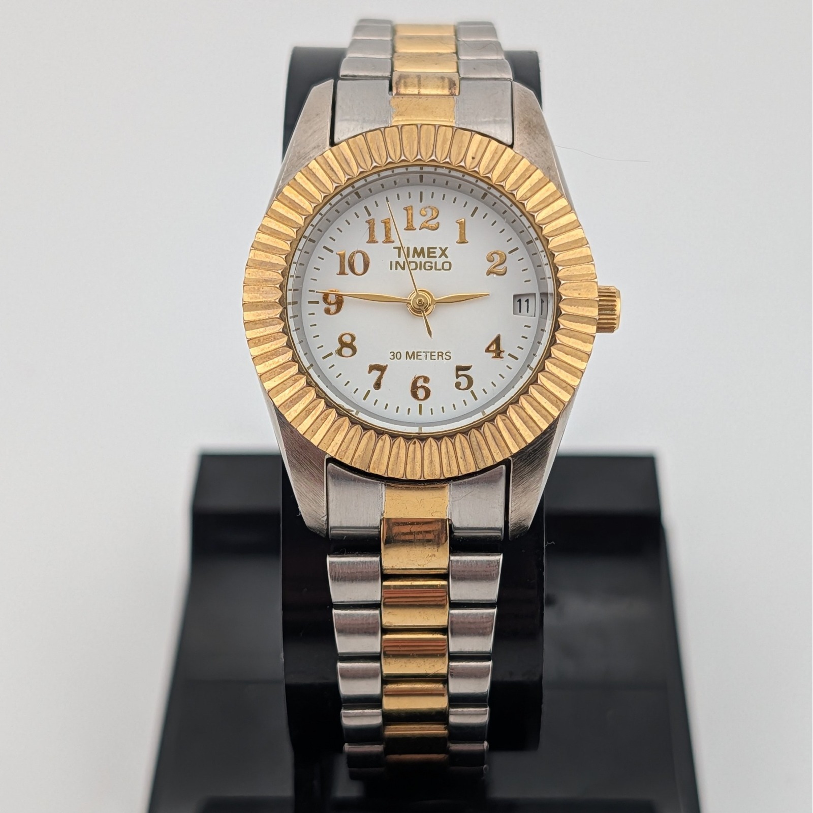 Timex Indiglo Two Tone Fluted Bezel White Dial Date Quartz Watch Wr